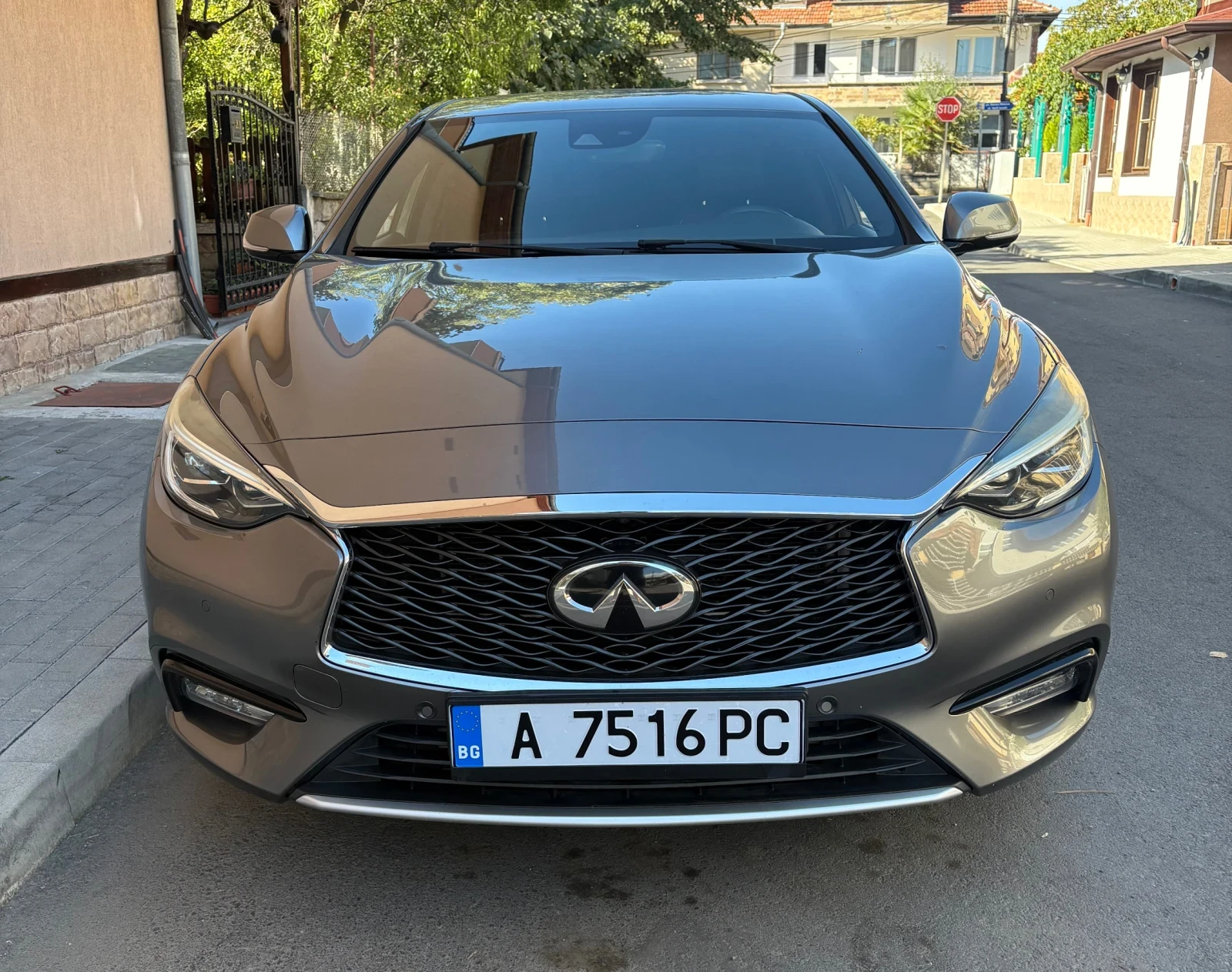 Infiniti Q30 2.2D AWD DCT , снимка 2 - Автомобили и джипове - 56138997