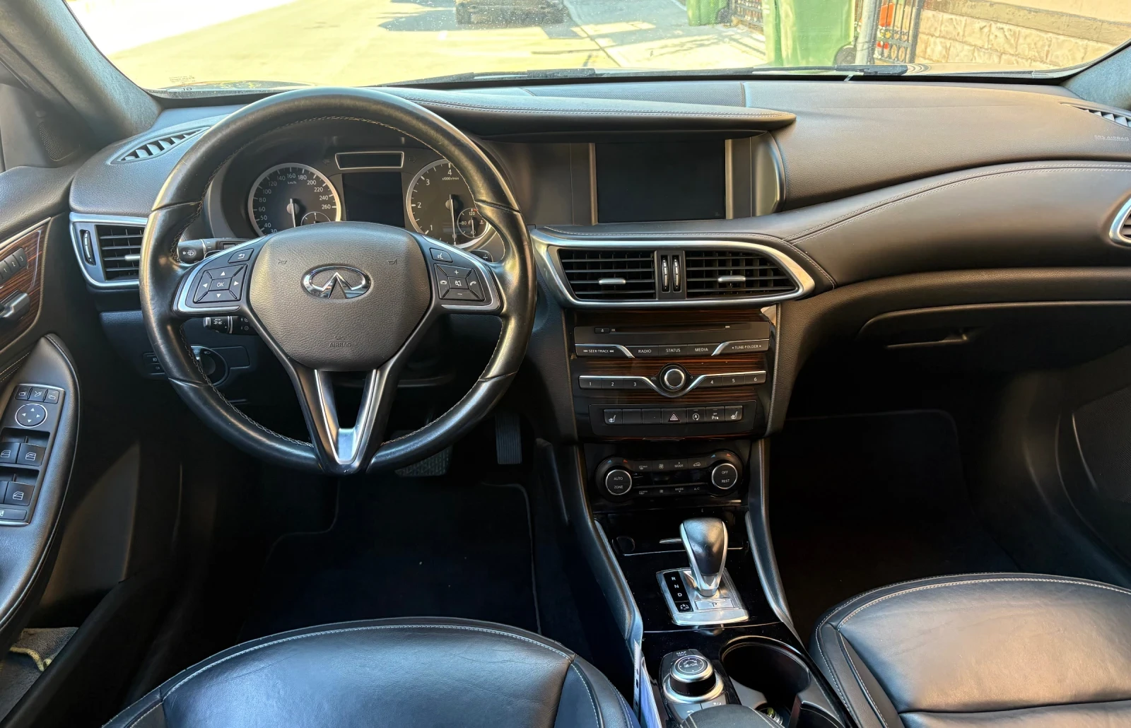 Infiniti Q30 2.2D AWD DCT , снимка 6 - Автомобили и джипове - 56138997