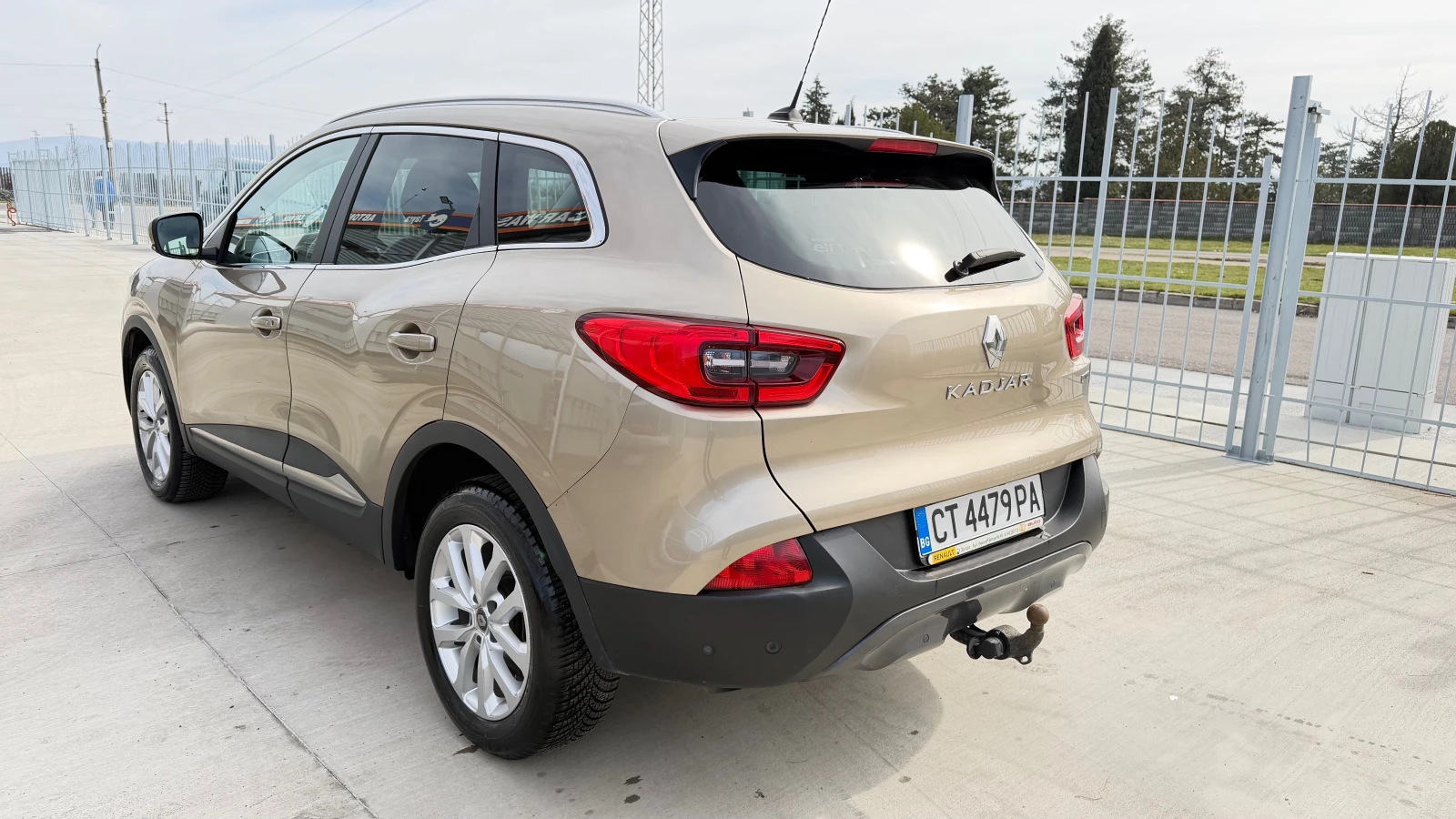 Renault Kadjar Intens, снимка 9 - Автомобили и джипове - 56285645