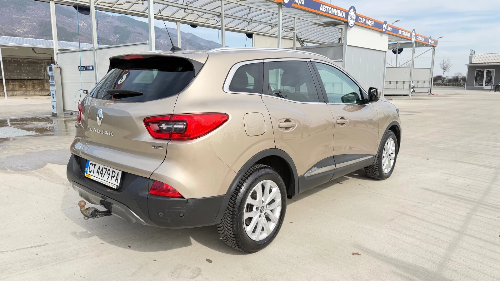 Renault Kadjar Intens, снимка 8 - Автомобили и джипове - 56285645