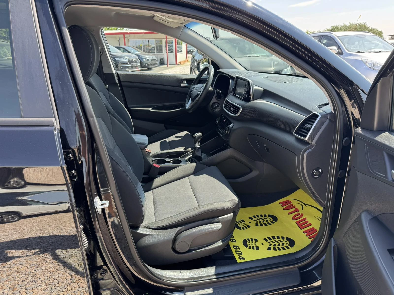 Hyundai Tucson 1.6I, снимка 15 - Автомобили и джипове - 56574875
