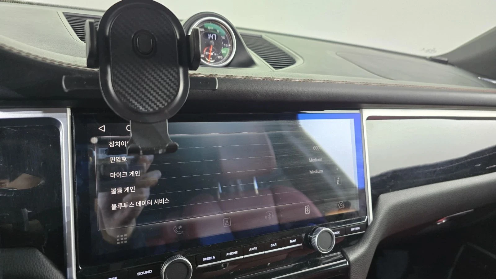 Porsche Macan, снимка 16 - Автомобили и джипове - 56689694