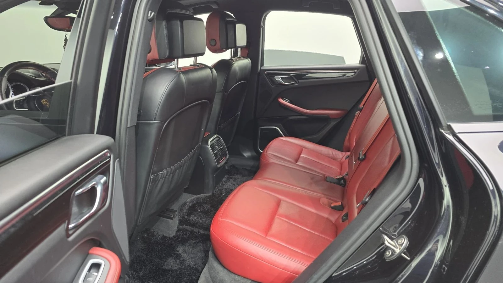 Porsche Macan, снимка 11 - Автомобили и джипове - 56689694