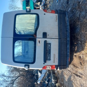 Renault Master 2.5dci, снимка 8 - Бусове и автобуси - 44323688