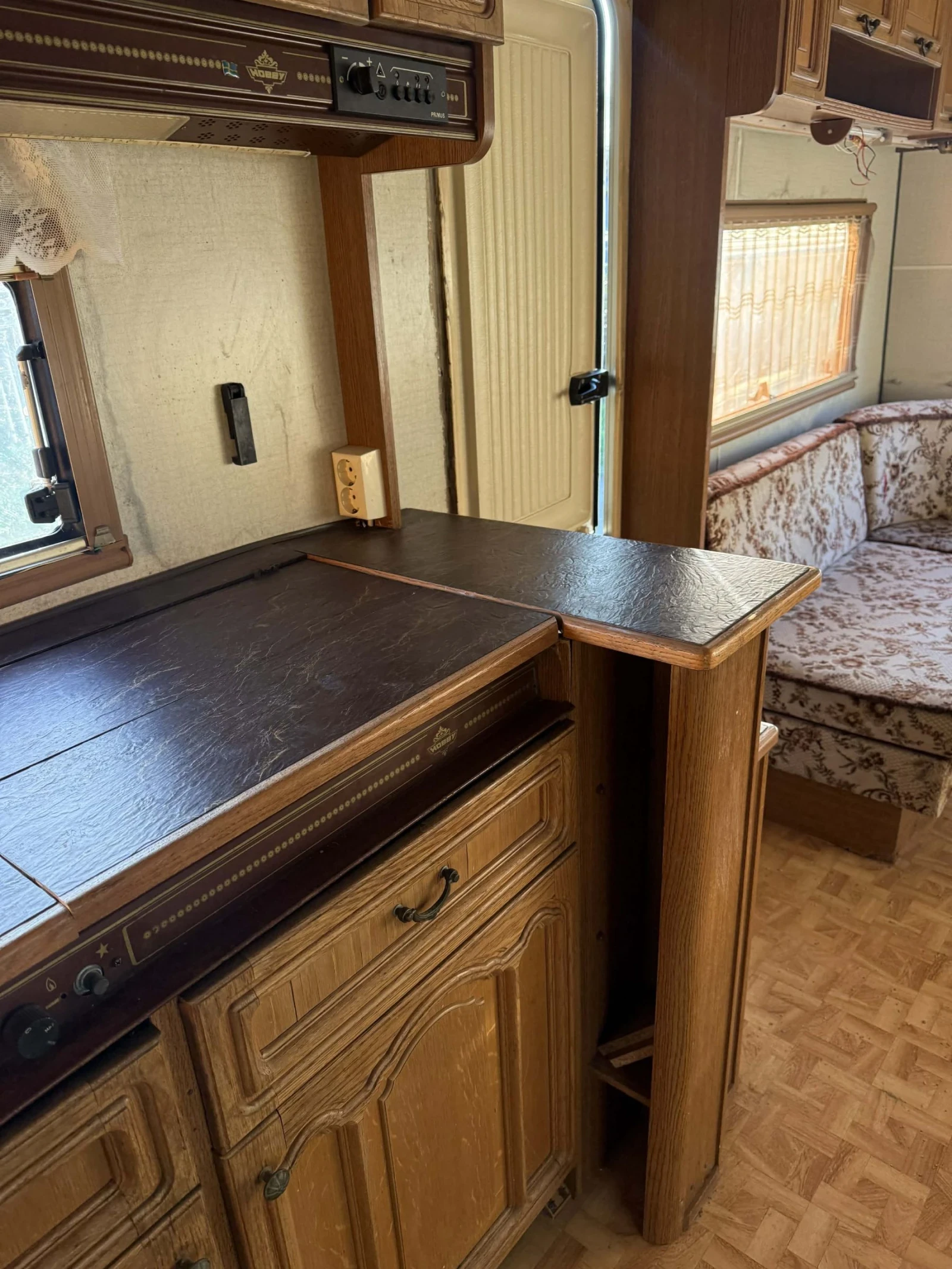 Каравана Hobby, снимка 16 - Каравани и кемпери - 54151407