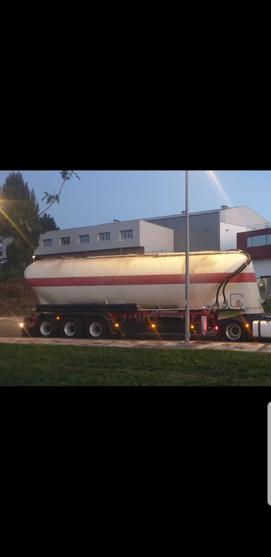 Полуремарке Spitzer, снимка 2 - Ремаркета - 56344756