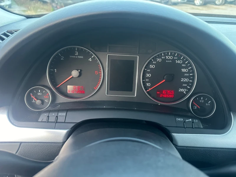 Audi A4 2.0 TDI-170kc quattro, снимка 13 - Автомобили и джипове - 47867324