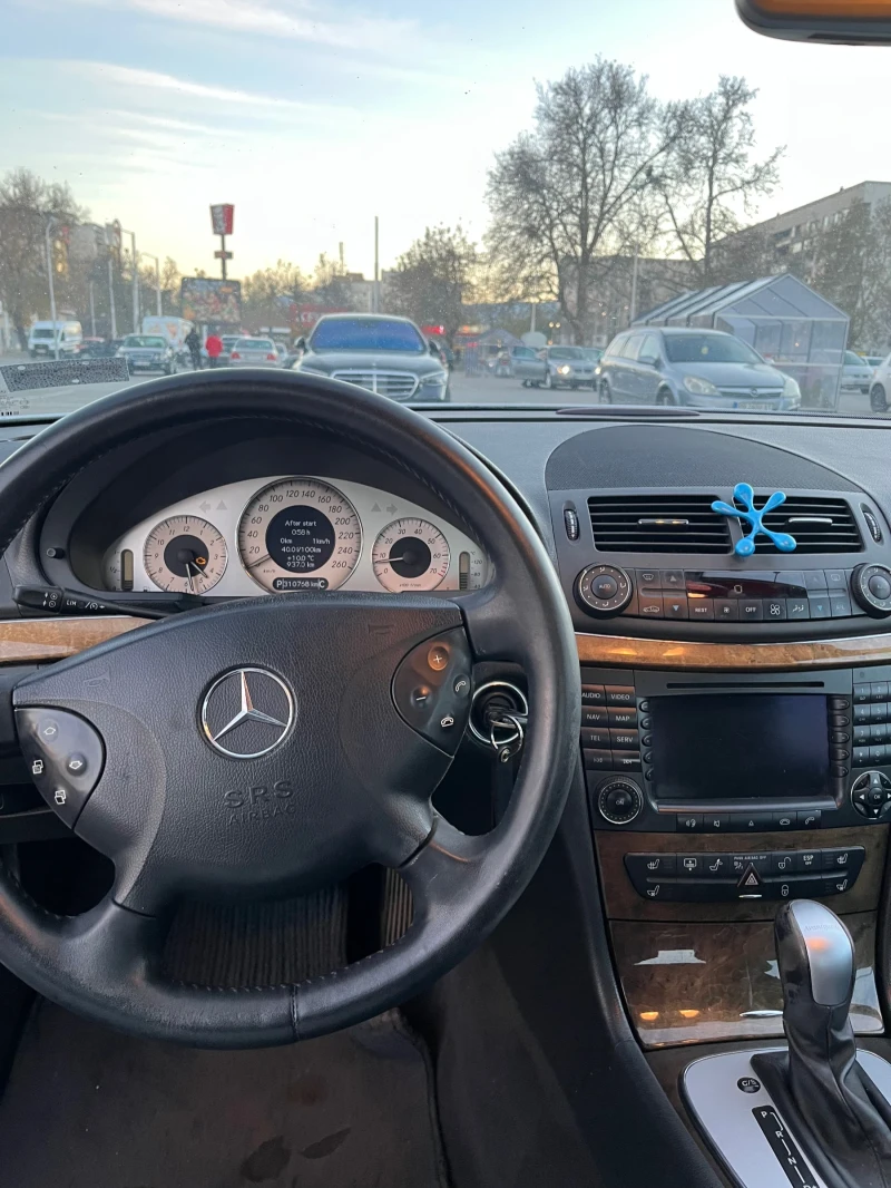 Mercedes-Benz E 350  4matic газ/бензин, снимка 7 - Автомобили и джипове - 48089438