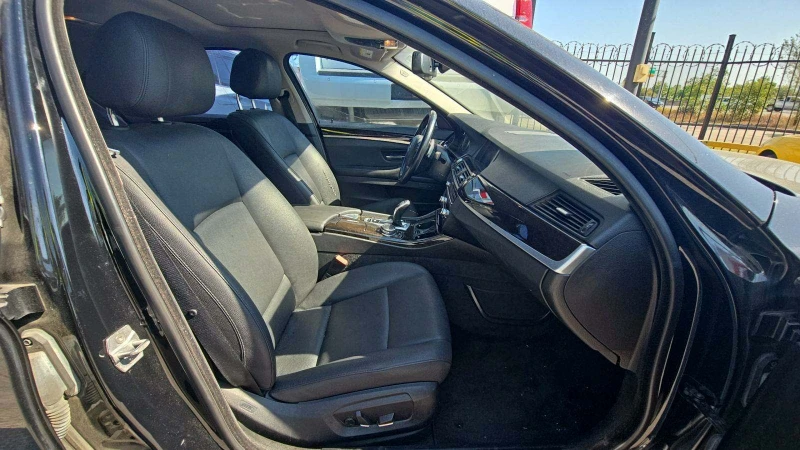 BMW 528 Подгрев* Keyless* Камера, снимка 8 - Автомобили и джипове - 48292464