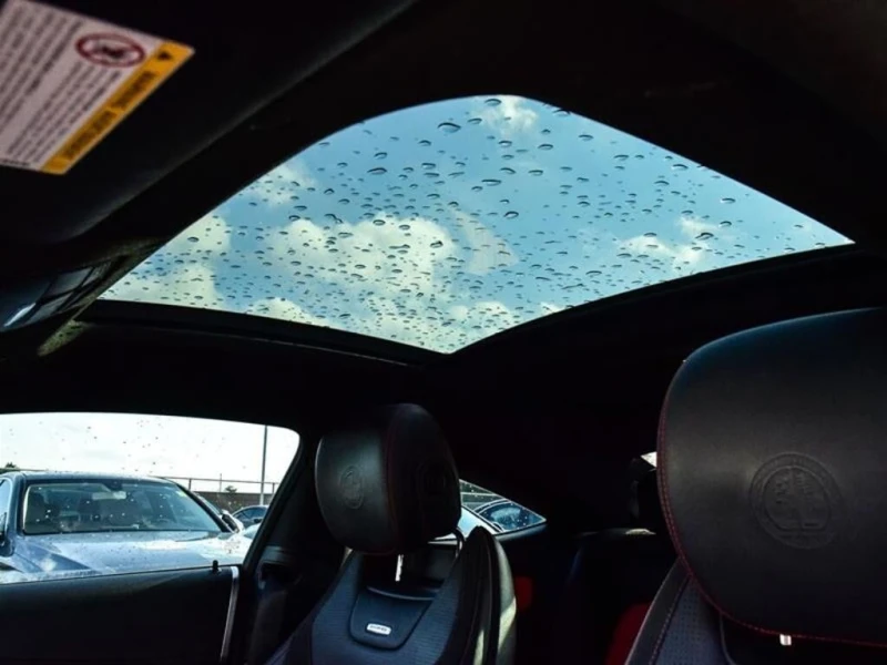 Mercedes-Benz C 63 AMG * TRACK PACE / NIGHT PKG / TECH PKG / * CARFAX * Ц, снимка 11 - Автомобили и джипове - 52996497