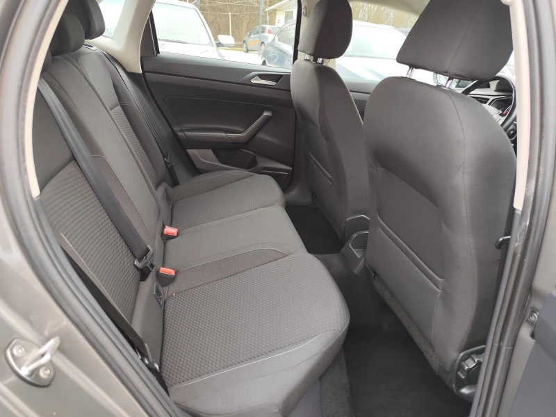 VW Polo 1.0i* COMFORTLINE* LED* EURO6B* 84000km!* , снимка 9 - Автомобили и джипове - 53189967