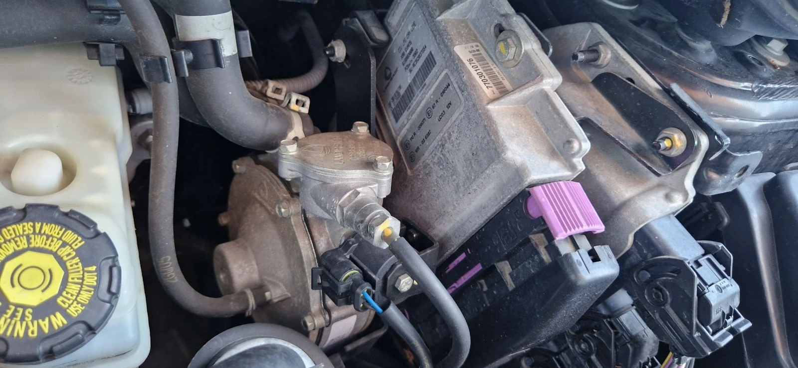 Renault Clio 1.2 i GAZ | Mobile.bg — изображение 16