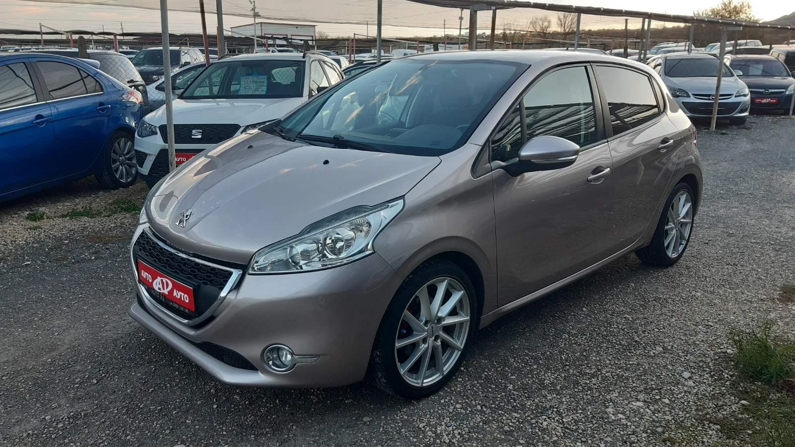 Peugeot 208 1, 4I-95 k.s.-119000 km. ТОП СЪСТОЯНИЕ - изображение 2