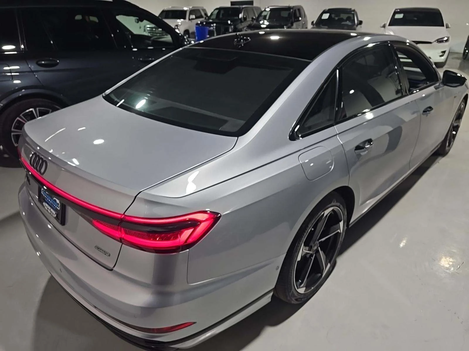 Audi A8 LONG* DISTRO* BLACK OPTIC* МАСАЖ* ОБДУХ* 360* B&O* - изображение 3