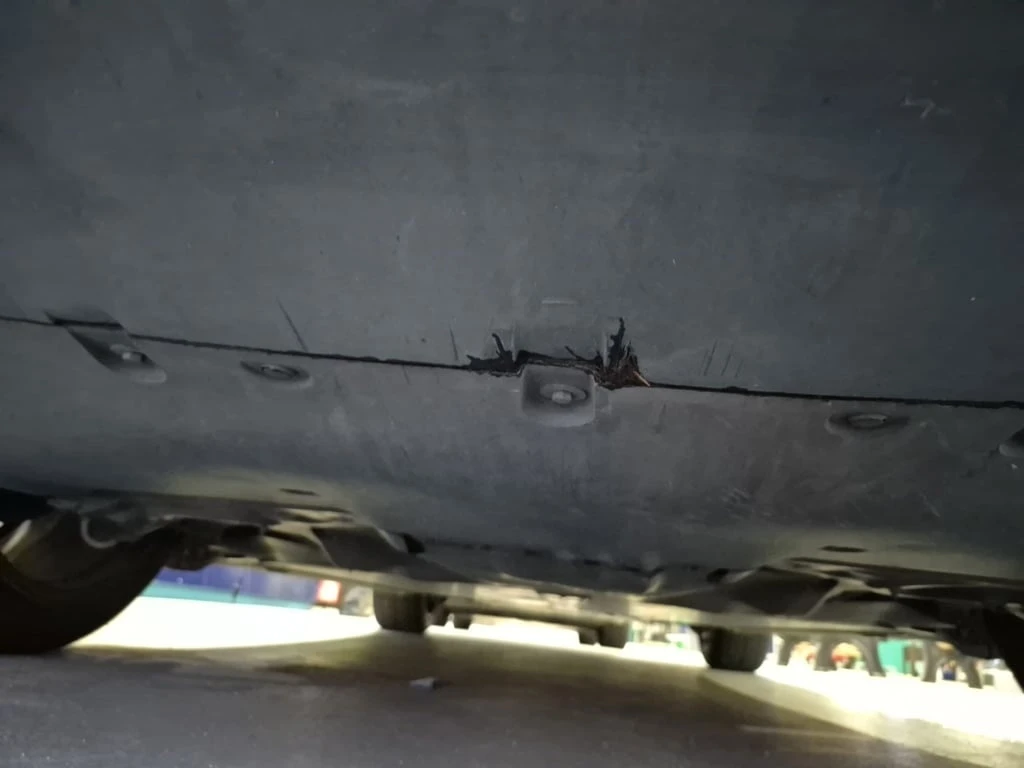 Tesla Model Y * STANDARD RANGE REAR WHEEL DRIVE * CARFAX * ��� � | Mobile.bg � ����������� 15