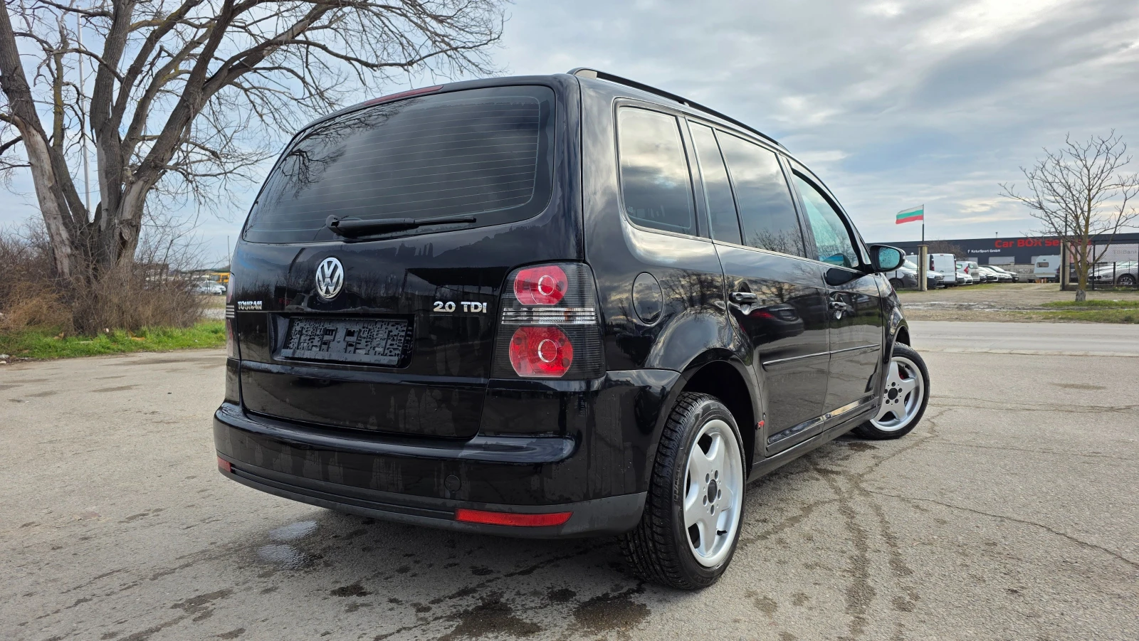 VW Touran 2.0d/140hp/8kl/FACE LIFT, снимка 6 - Автомобили и джипове - 53851425