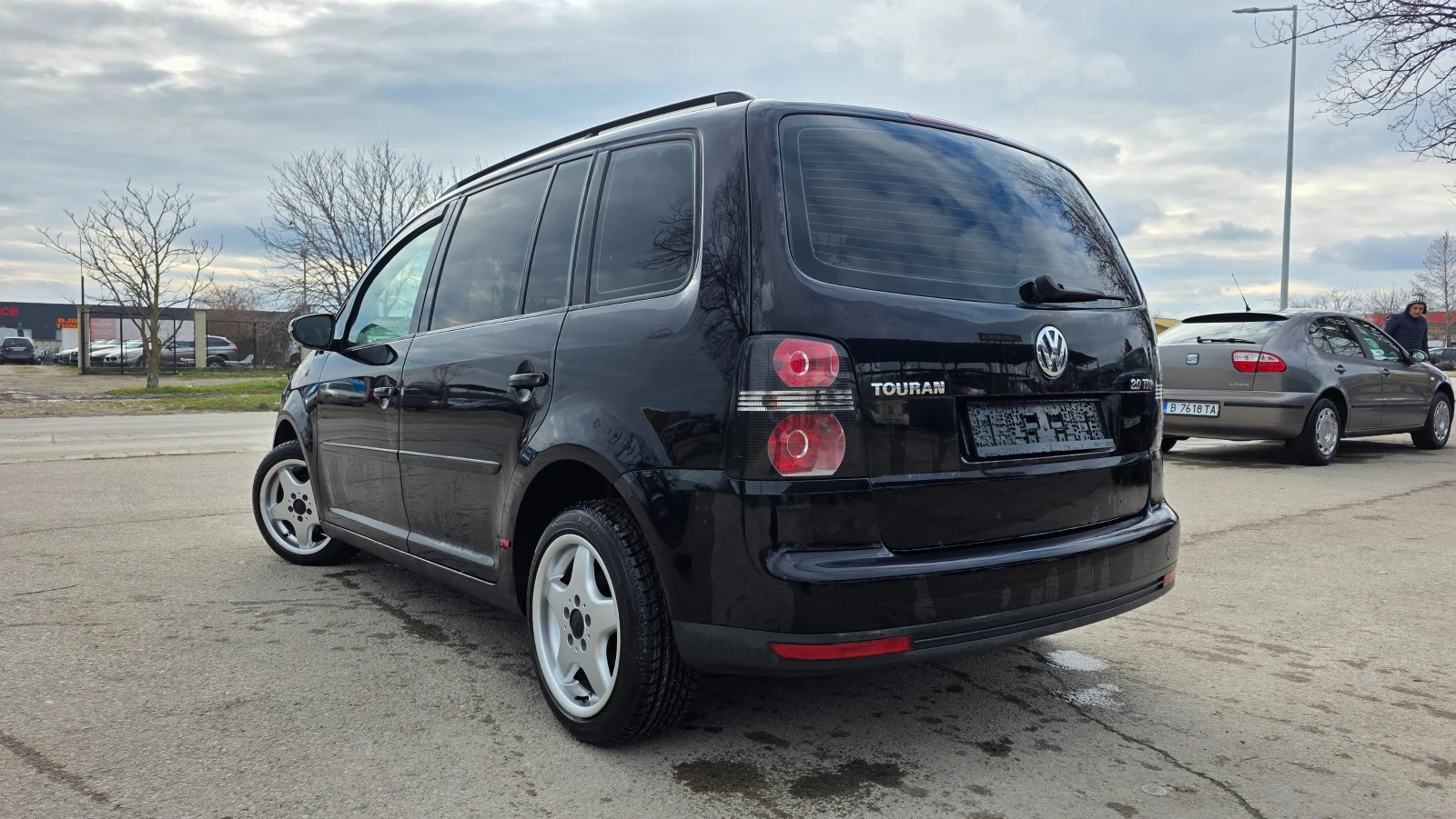 VW Touran 2.0d/140hp/8kl/FACE LIFT, снимка 5 - Автомобили и джипове - 53851425