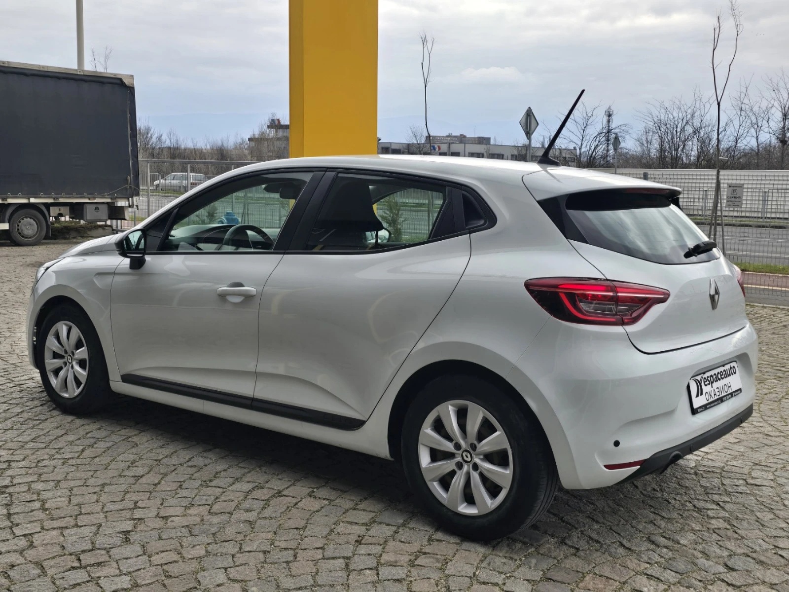 Renault Clio Tce 100 BVM5 S&S, снимка 7 - Автомобили и джипове - 53903346