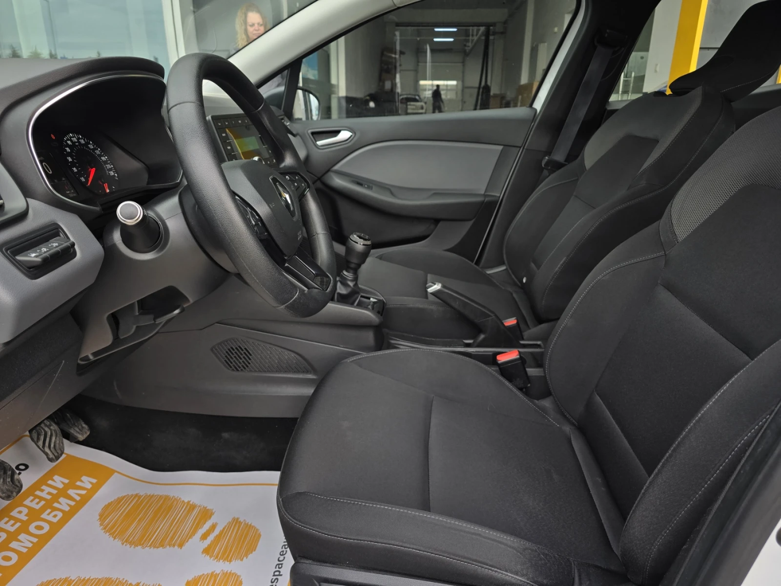 Renault Clio Tce 100 BVM5 S&S, снимка 11 - Автомобили и джипове - 53903346