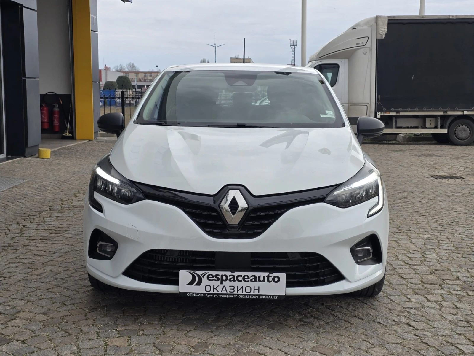 Renault Clio Tce 100 BVM5 S&S, снимка 2 - Автомобили и джипове - 53903346