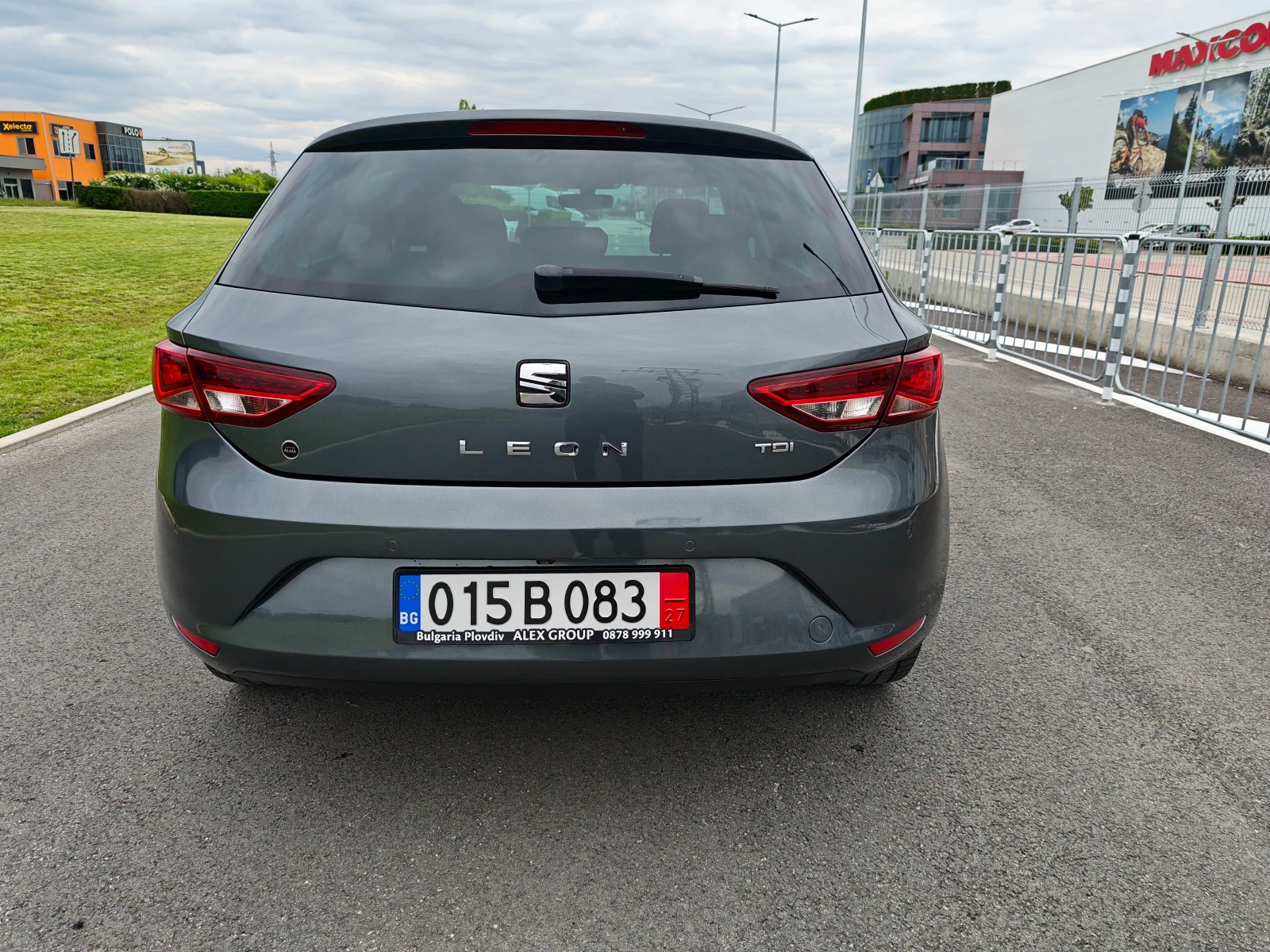 Seat Leon 1.6 TDI NAVI MATRIX to, снимка 4 - Автомобили и джипове - 54386988