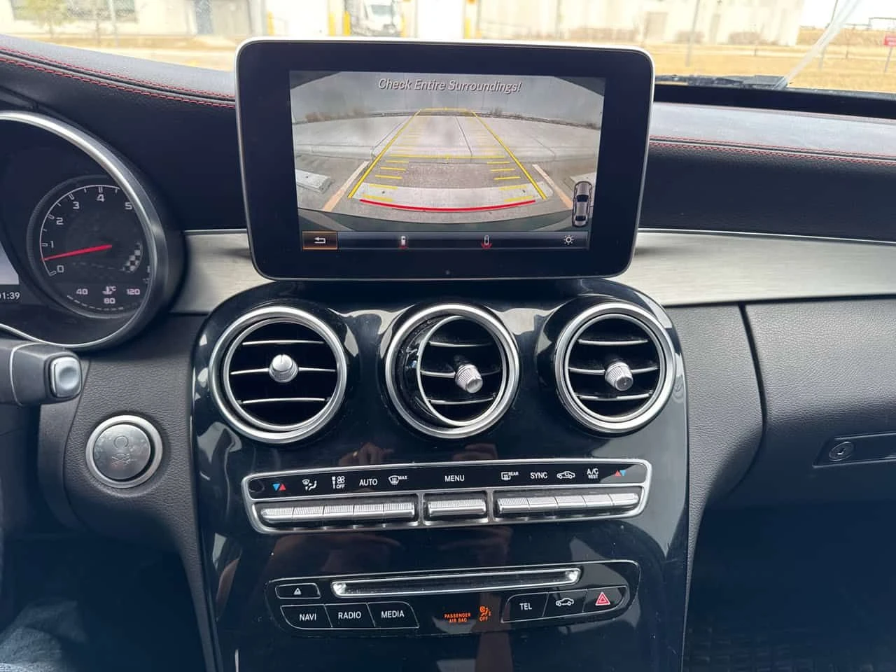 Mercedes-Benz C 450 AMG 4MATIC* DISTRONIC* BURMESTER* PANORAMA* , снимка 13 - Автомобили и джипове - 54581840