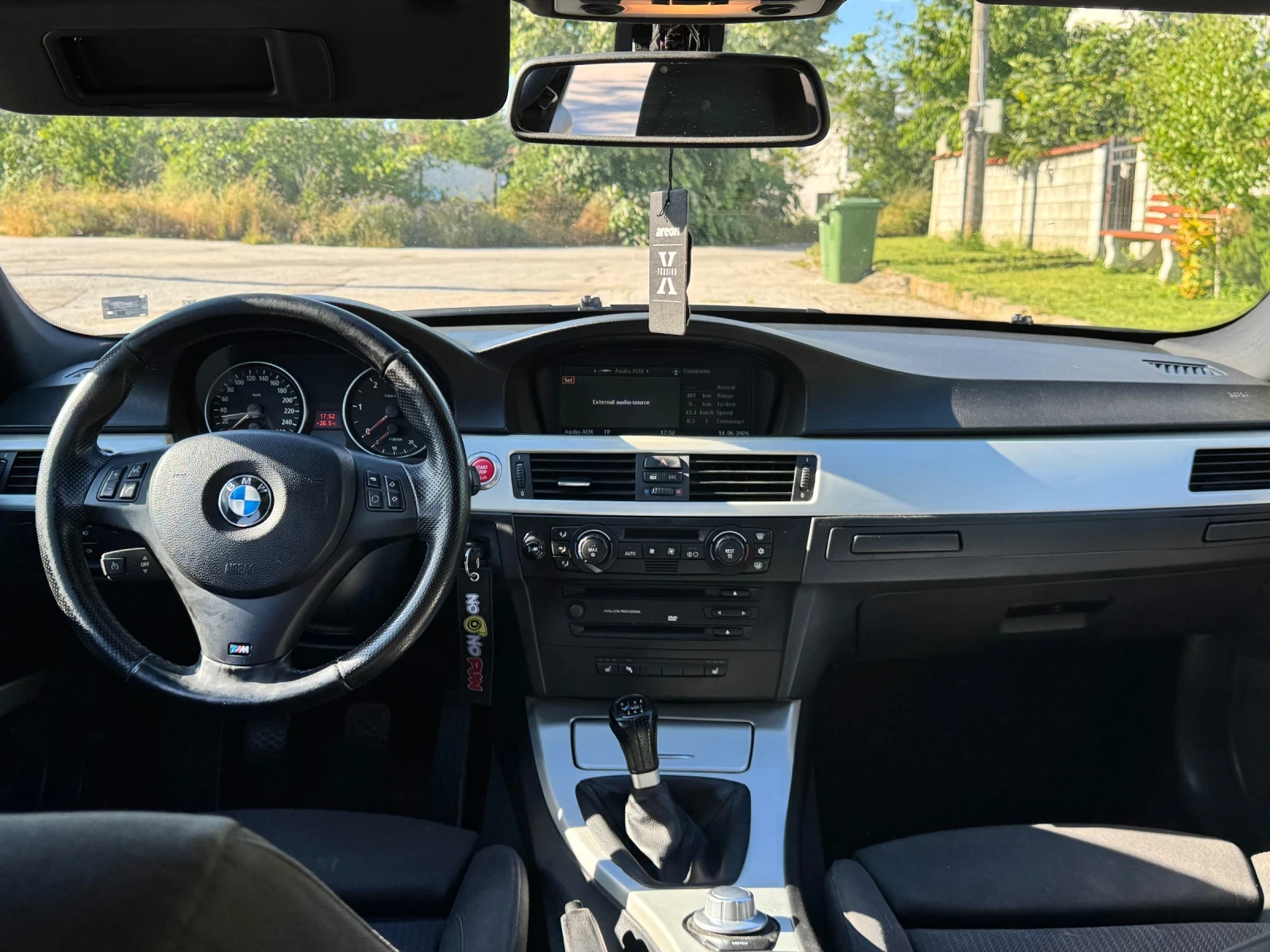 BMW 330 М57 ръчка, снимка 8 - Автомобили и джипове - 55097364