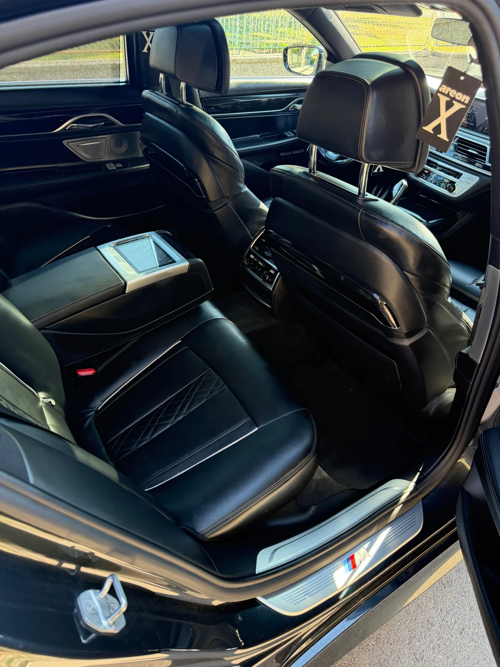 BMW 730 XD M-PACK ВАКУМ РЕАЛНИ КМ.!, снимка 11 - Автомобили и джипове - 55581790