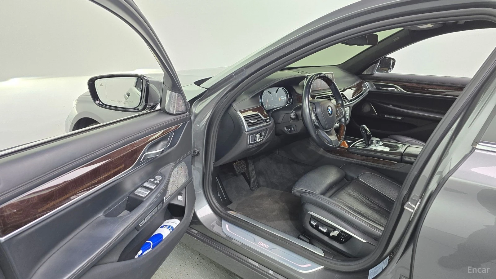 BMW 750 Li xDrive Prestige* МОНИТОРИ* МАСАЖИ* 360* ECS, снимка 8 - Автомобили и джипове - 55607561