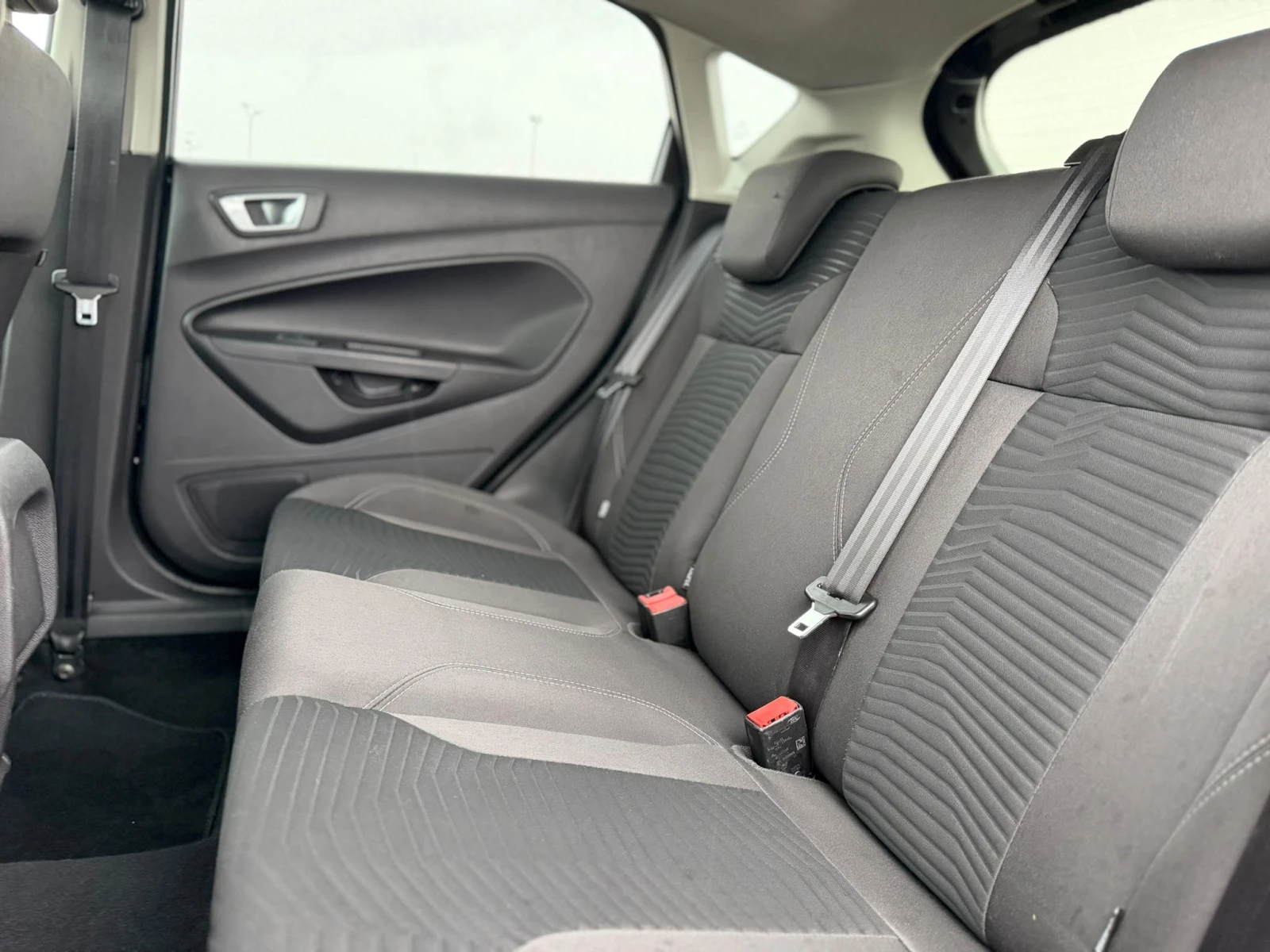 Ford Fiesta / 1.5D / EURO 5 / TITANIUM / | Mobile.bg � ����������� 10