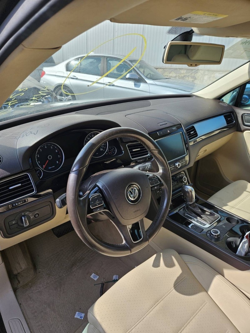 VW Touareg, снимка 5 - Автомобили и джипове - 45307055