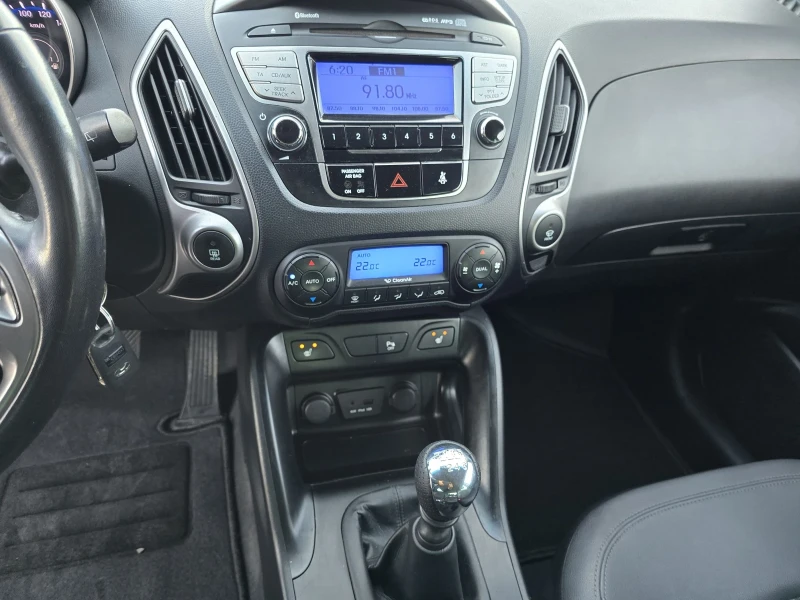 Hyundai IX35 2.0 CRDI 4X4 КОЖА, снимка 9 - Автомобили и джипове - 49396290