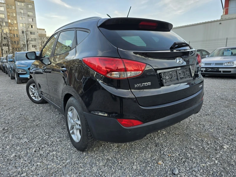 Hyundai IX35 2.0 CRDI 4X4 КОЖА, снимка 4 - Автомобили и джипове - 49396290