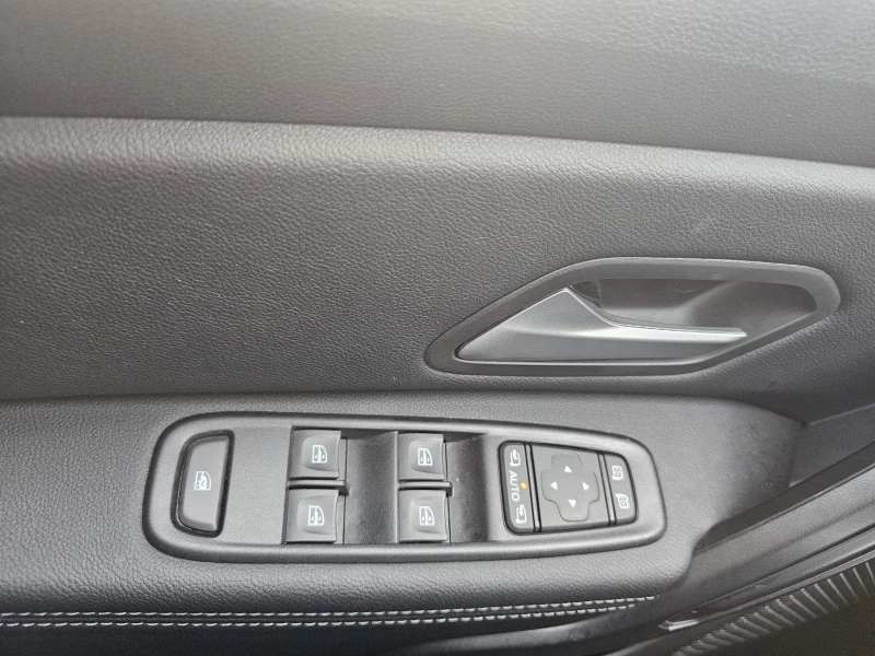 Dacia Duster 1.0 TCe 90 Stop&Start LPG, снимка 11 - Автомобили и джипове - 52501833