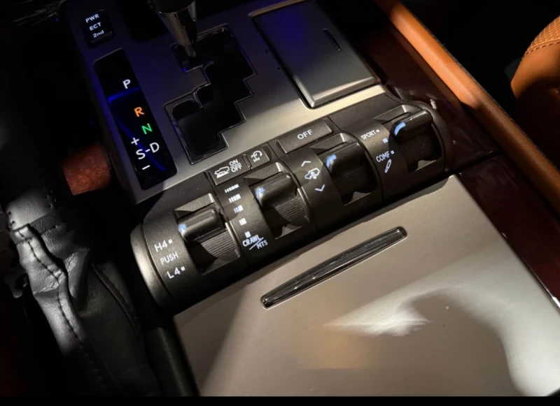 Lexus LX ЧИСТА ИСТОРИЯ * * CARFAX * * АВТО КРЕДИТ * * , снимка 11 - Автомобили и джипове - 52831433