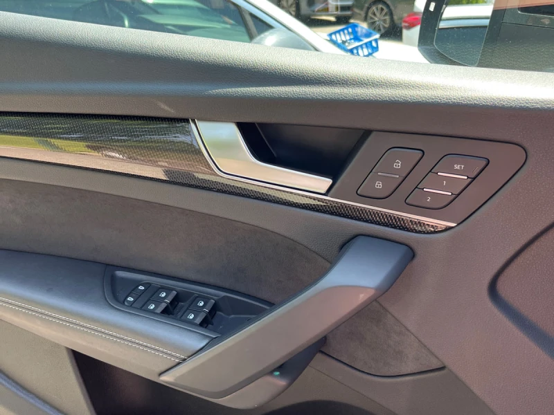 Audi SQ5 360КАМЕРА* ПОДГРЕВ* КЕЙЛЕС* LANE* ASSIST* , снимка 7 - Автомобили и джипове - 53181102