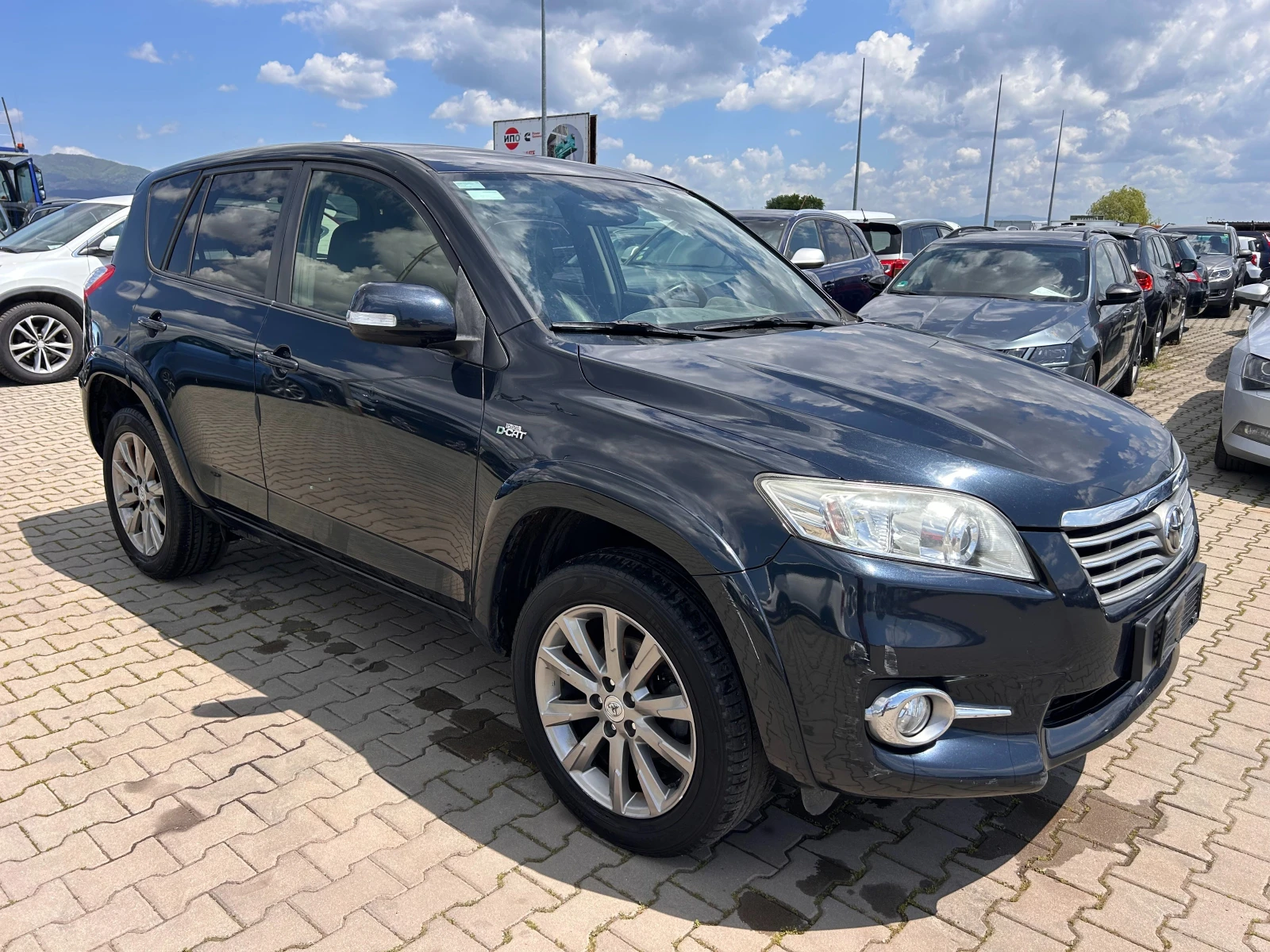 Toyota Rav4 2.2D AVTOMAT/NAVI/KOJA/KAMERA EURO 5 - изображение 4