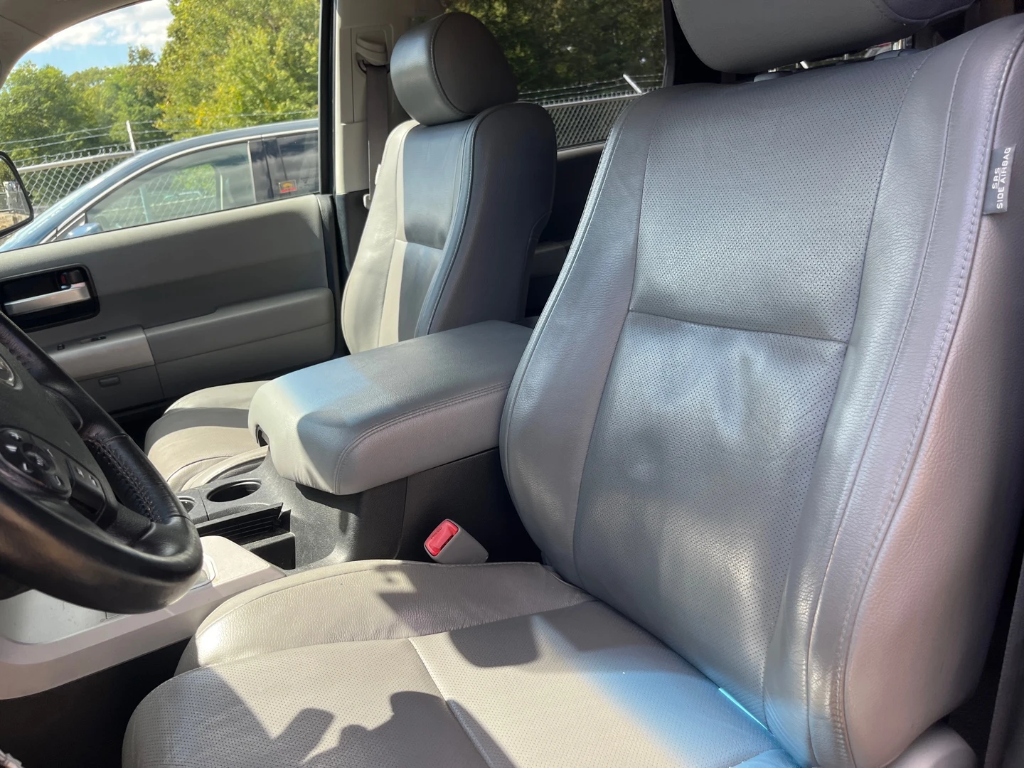 Toyota Sequoia PLATINUM* 5.7 V8* JBL - изображение 10