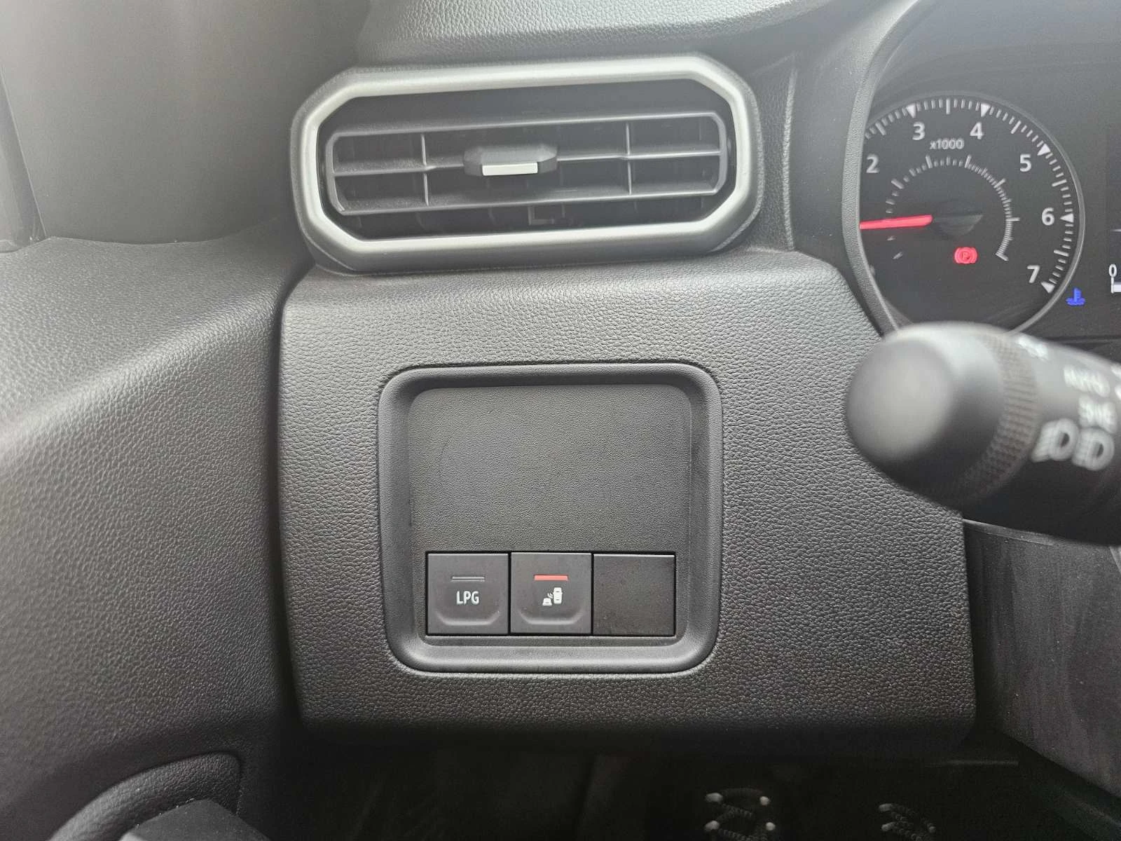 Dacia Duster 1.0 TCe 90 Stop&Start LPG | Mobile.bg   12