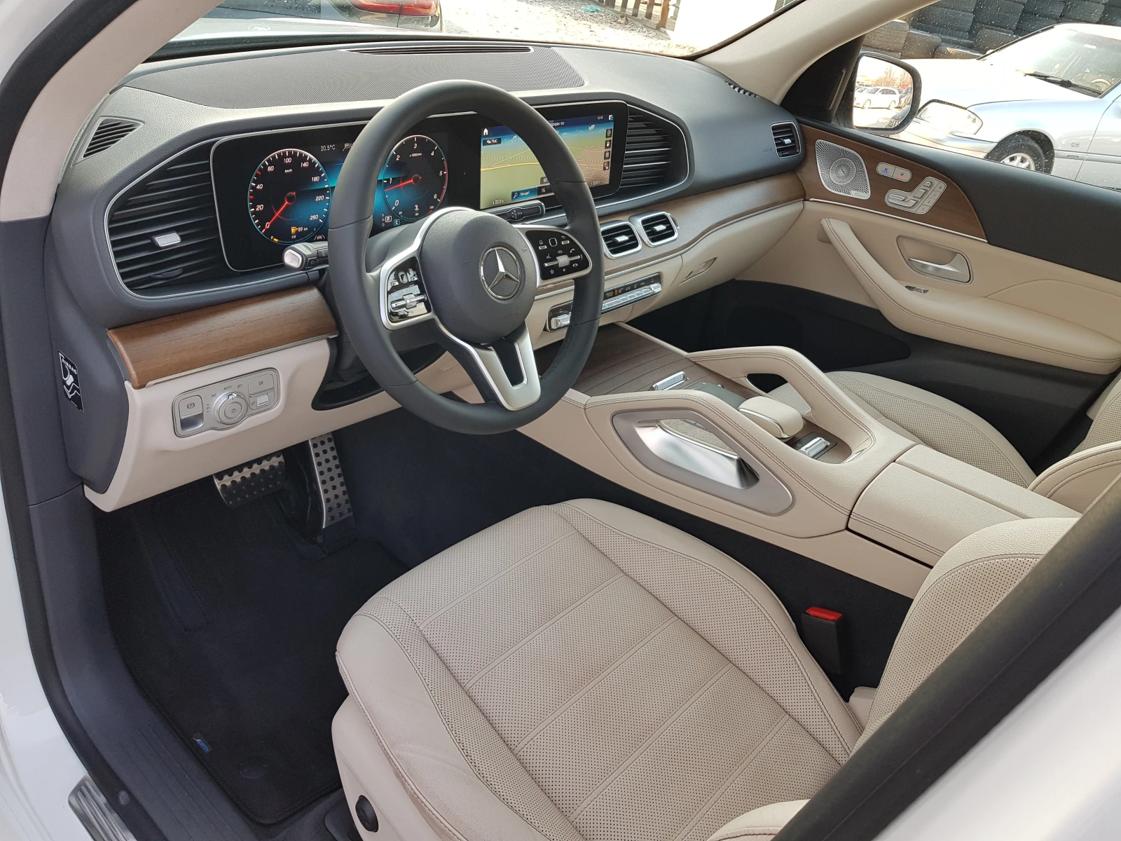 Mercedes-Benz GLE 350 D 4matic AMG BURMESTER ПОДГРЕВ ОБДУХВАНЕ 360КАМЕРИ, снимка 9 - Автомобили и джипове - 53737323