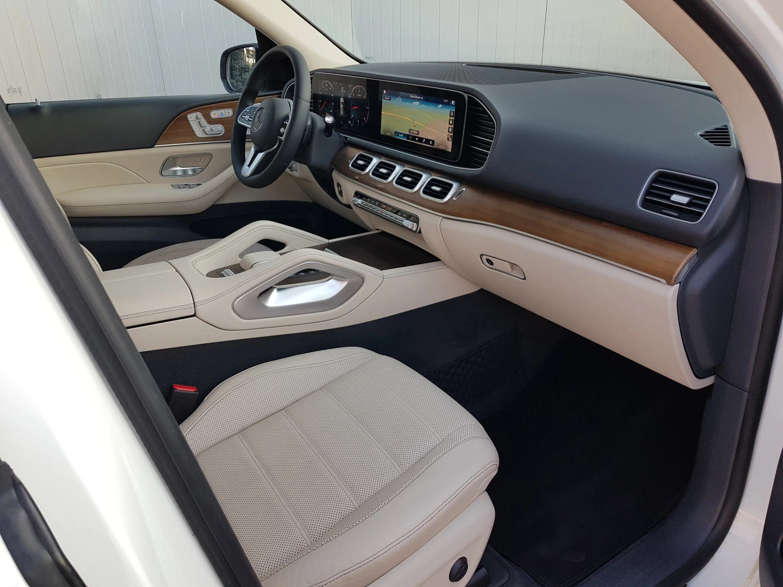 Mercedes-Benz GLE 350 D 4matic AMG BURMESTER ПОДГРЕВ ОБДУХВАНЕ 360КАМЕРИ, снимка 11 - Автомобили и джипове - 53737323