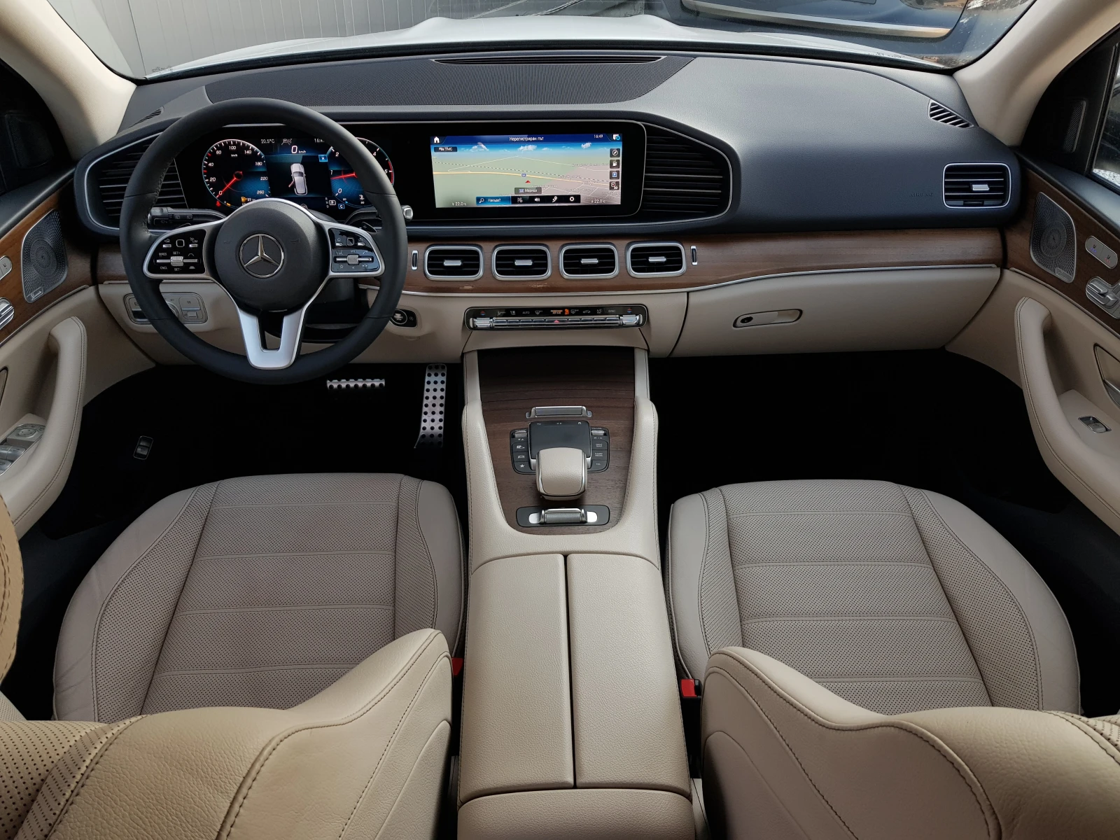 Mercedes-Benz GLE 350 D 4matic AMG BURMESTER ПОДГРЕВ ОБДУХВАНЕ 360КАМЕРИ, снимка 10 - Автомобили и джипове - 53737323