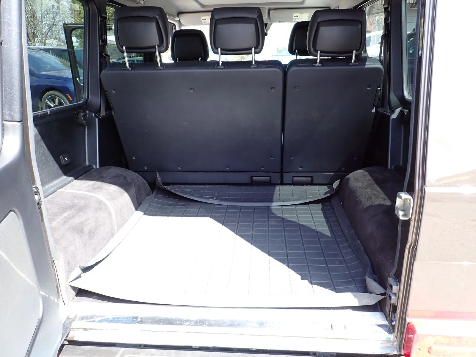 Mercedes-Benz G 55 AMG  4MATIC 4dr, снимка 8 - Автомобили и джипове - 54460313