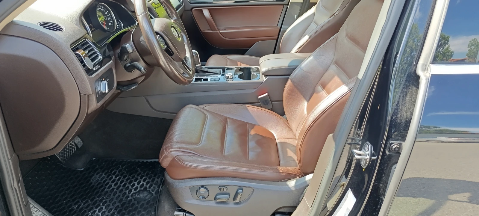 VW Touareg 3, 0 TDI 4x4, снимка 13 - Автомобили и джипове - 54568629
