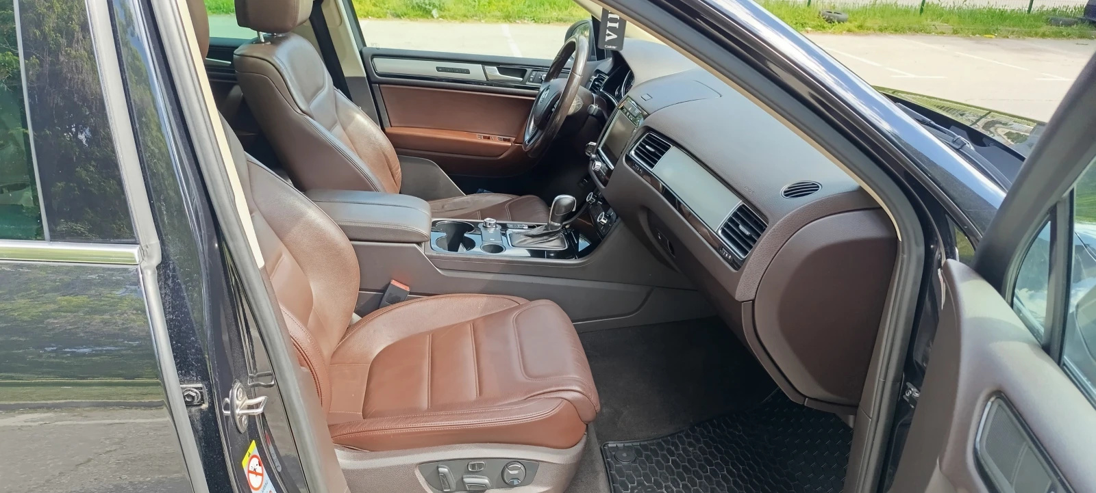 VW Touareg 3, 0 TDI 4x4, снимка 11 - Автомобили и джипове - 54568629