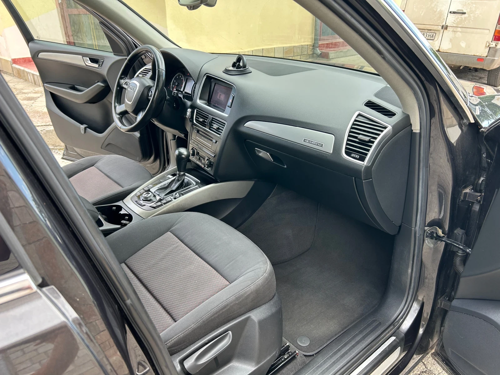 Audi Q5 2.0TFSI LED XENON , снимка 11 - Автомобили и джипове - 55191940