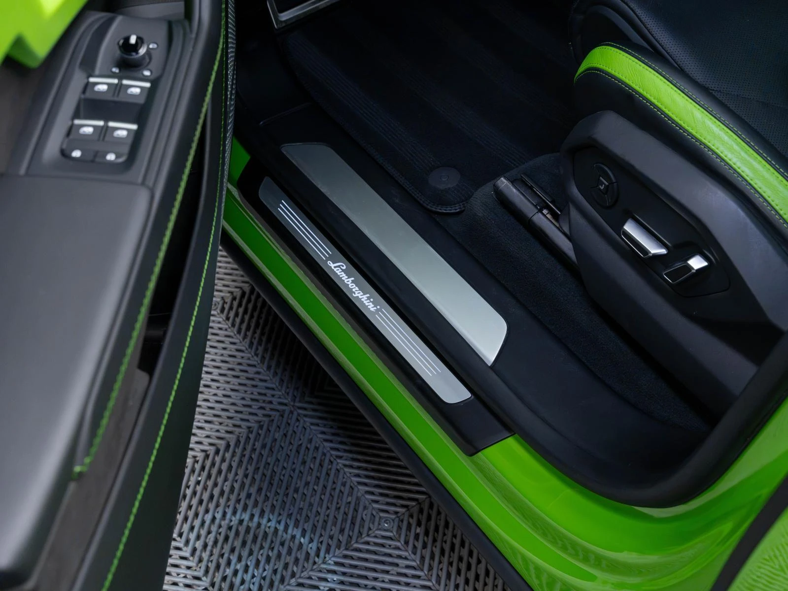 Lamborghini Urus SE* B&O* 360CAM* PANO* MASSAGE* ������*  | Mobile.bg � ����������� 16
