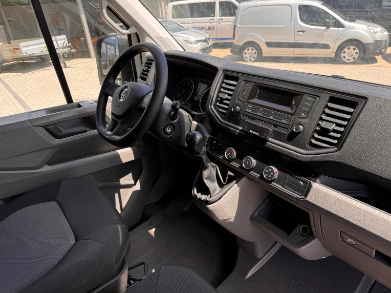 VW Crafter 2.0TDI Хладилен + Клима Euro 6, снимка 8 - Бусове и автобуси - 46254871