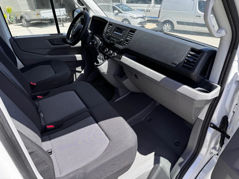 VW Crafter 2.0TDI Хладилен + Клима Euro 6, снимка 7 - Бусове и автобуси - 46254871