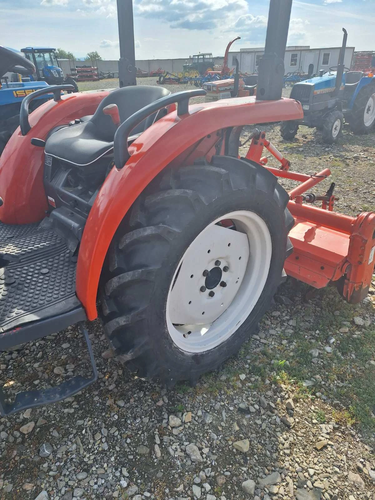 Трактор Kubota Саки агро Сливен , снимка 9 - Селскостопанска техника - 54616830